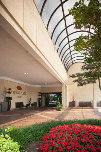Hickory Hotel | Crowne Plaza Hotel Hickory by IHG
