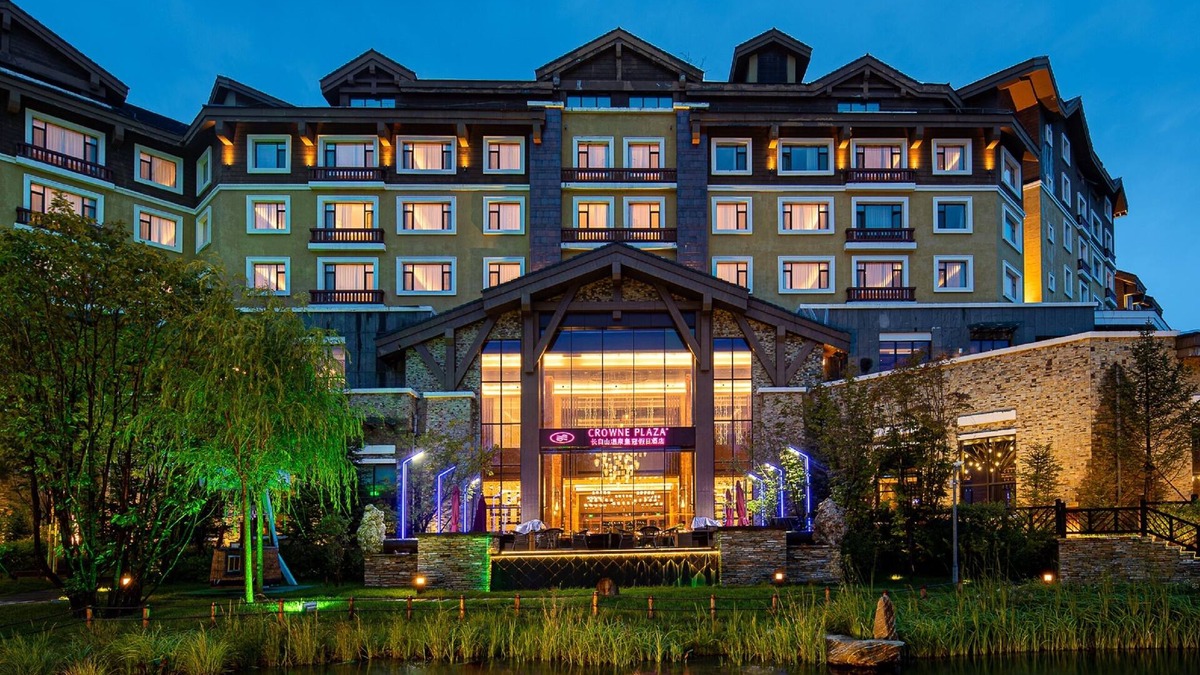 Changbai Mountain North Slope Hotel | Crowne Plaza Resort Changbaishan Hot Spring by IHG