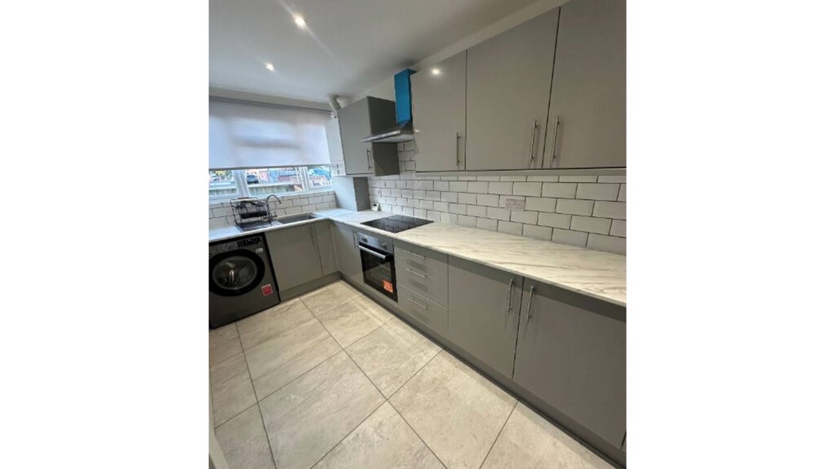 Selhurst House | Croydon - Beautifully Refurbished 2 Bed, 2 Bath Rental – Feels Like New!