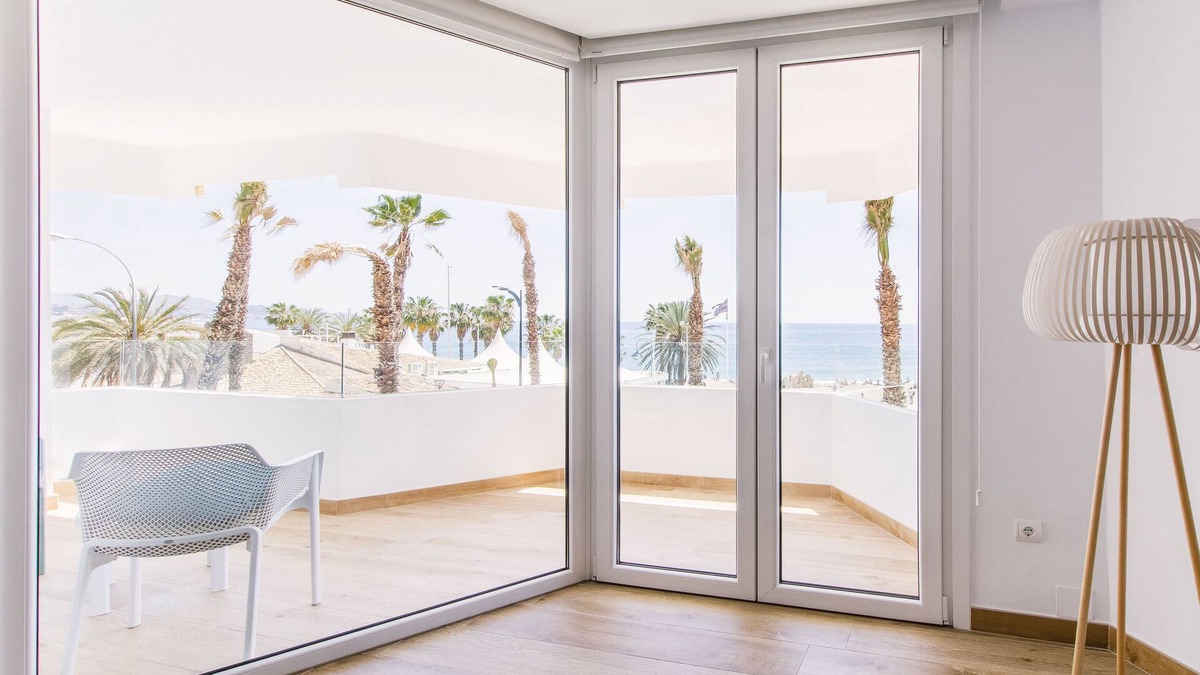 La Malagueta Apartment | CRUISE APARTAMENT. First line beach. It will look like it's on a boat.