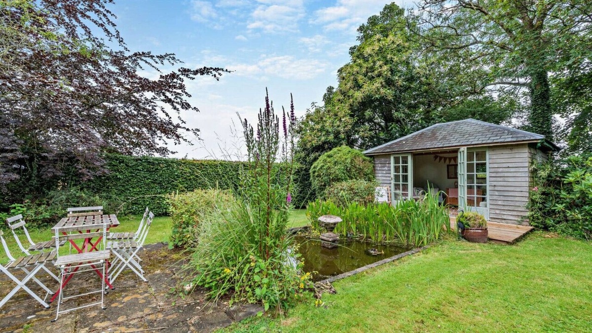 Dre-fach Felindre House | Cryngae - Five Bedroom House, Sleeps 12