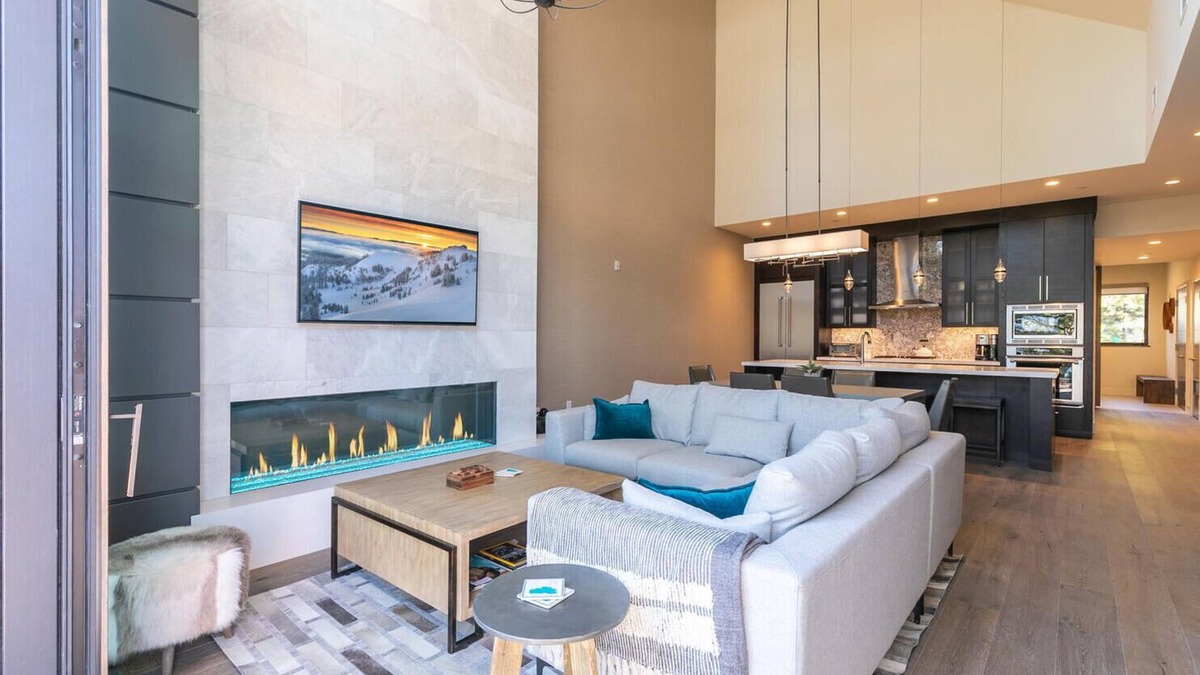 Crystal Bay Condo | Crystal Bay Penthouse 301 Community Hot Tub