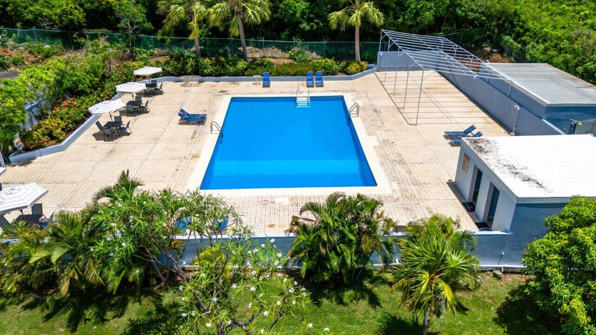 Cabes Point Condo | Crystal Blue Persuasion - 1BR condo right on Sapphire Beach, sleeps 4!