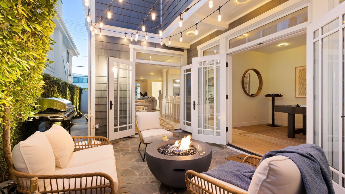East Side Costa Mesa House | Crystal Cove by AvantStay | Gorgeous & Charming Newport Home!