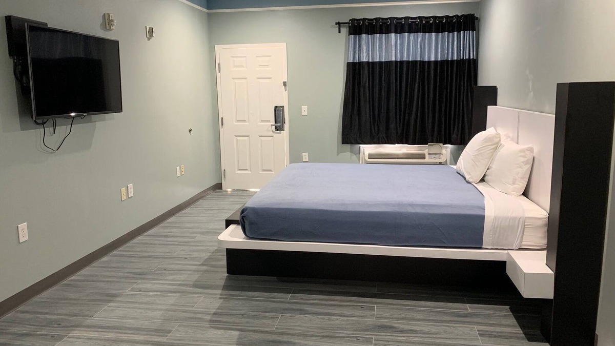 Southeast Houston Hotel | Crystal Suites