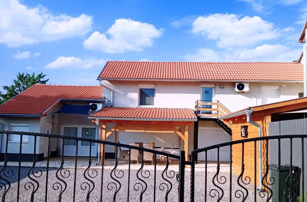 Pecs House | Csigaház Apartman