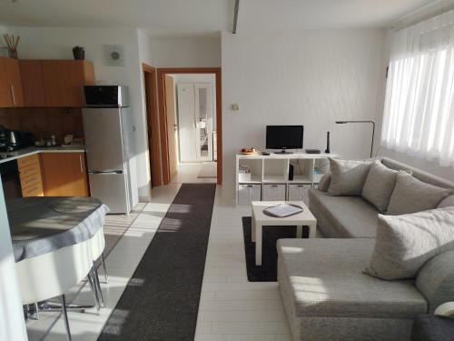 13th District Apartment | Csongor Apartman