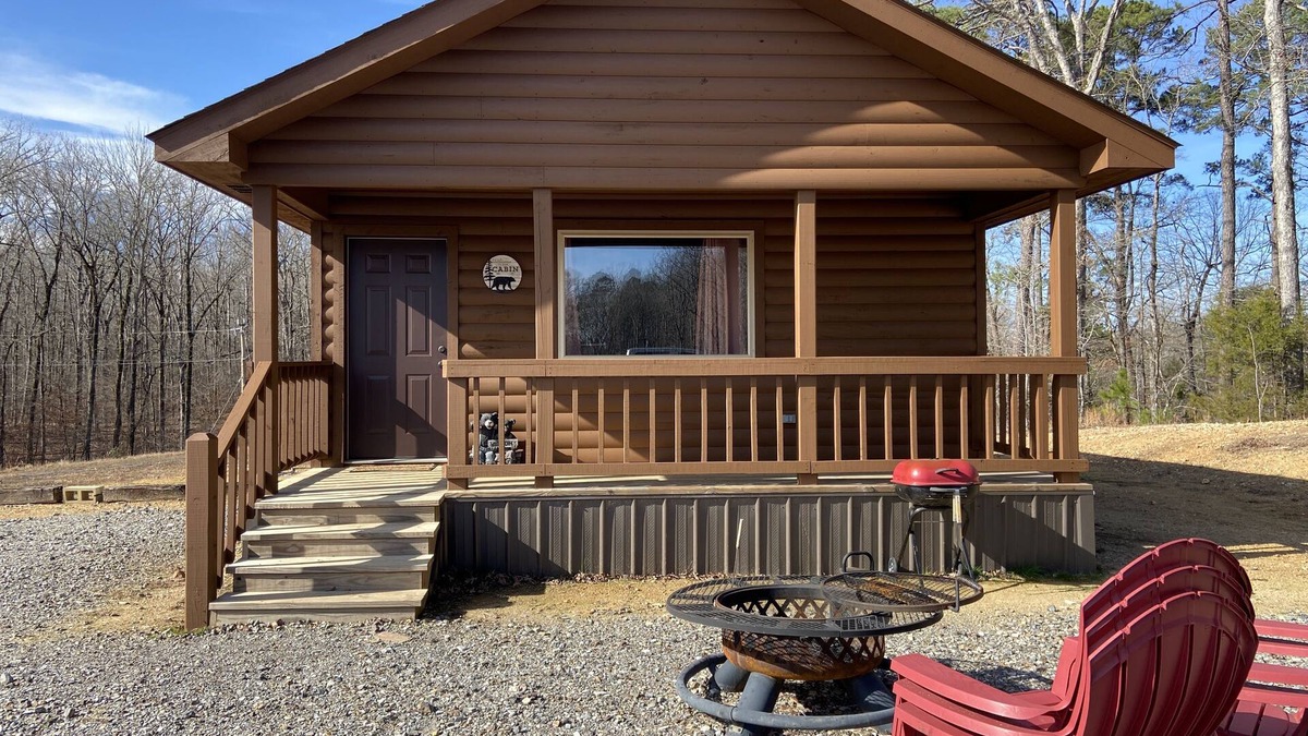 Mount Ida House | Cub Cabin has Star Gazing for Outdoor Lovers. No Pets Allowed