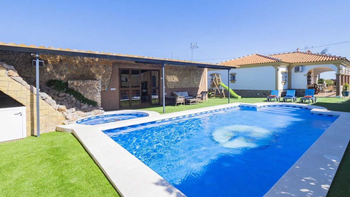 Alhaurin de la Torre Cottage | Cubo's Casa Moncayo del Aguila/free wifi/air conditioning
