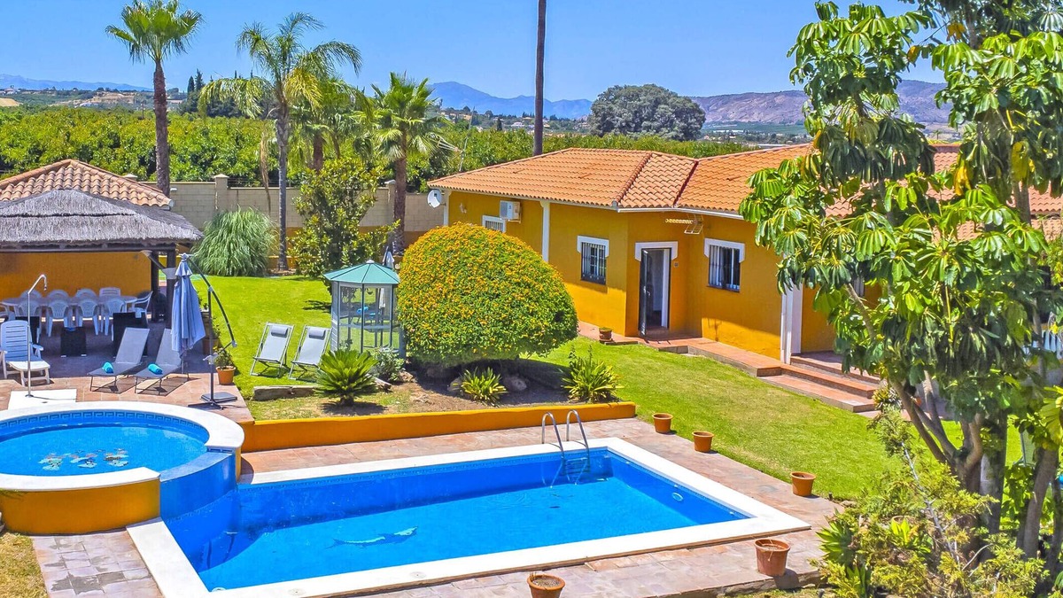 Alhaurin de la Torre Cottage | Cubo's Casa Rural La Aldaba/air conditioning/free wifi/BBQ