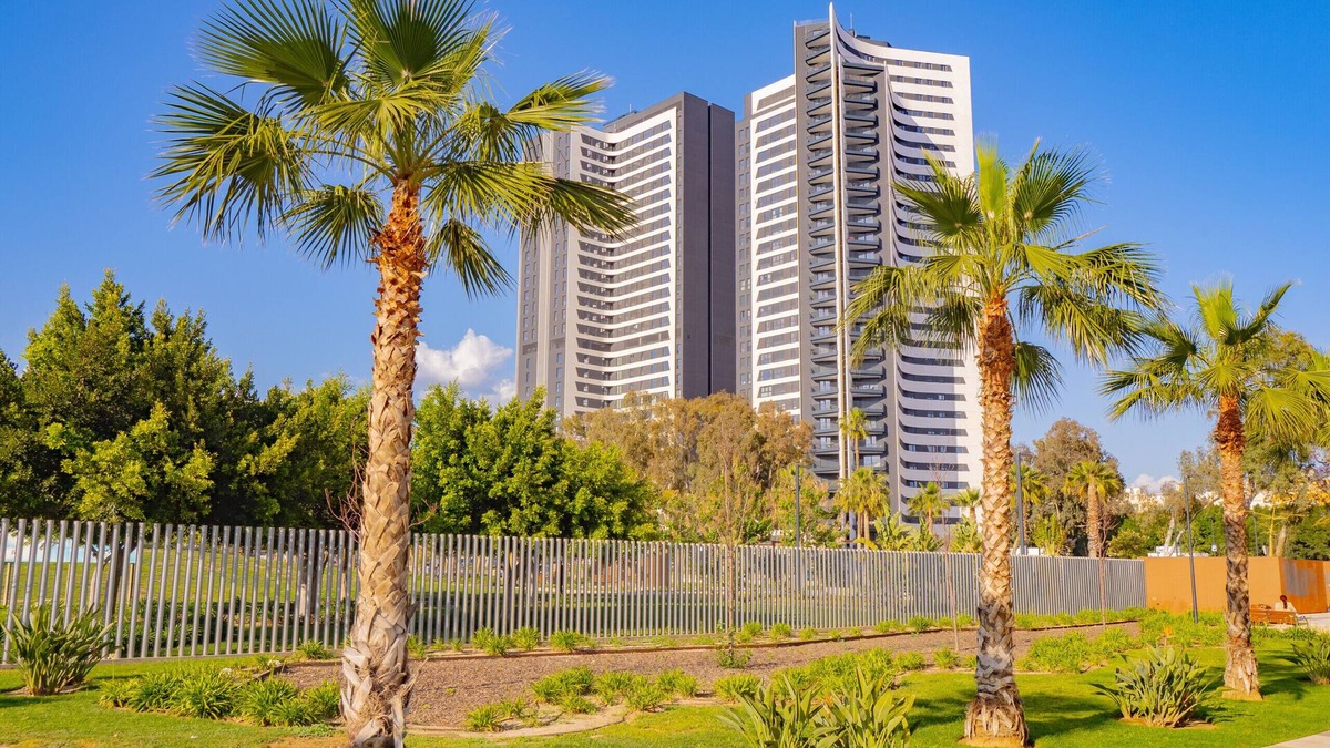 Palma-Palmilla Apartment | Cubo's Urban Sky Martiricos Malaga Apartment 14/urban/air conditioning/free wifi/community pool