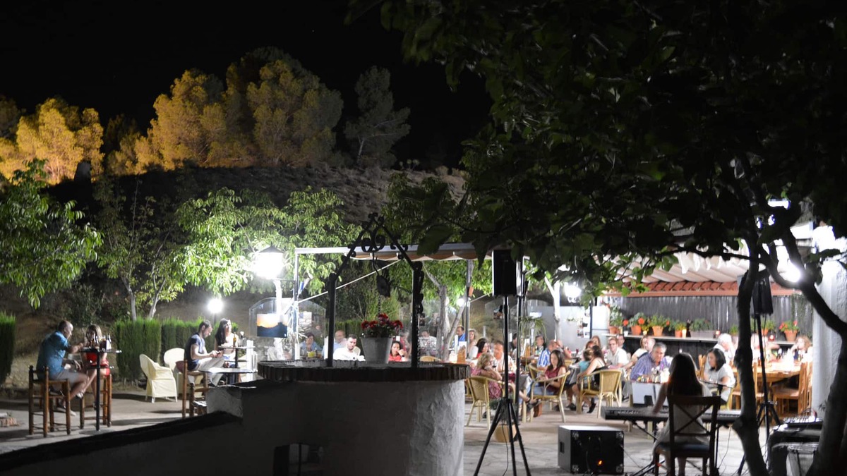 Alcudia de Guadix Apartment | Cuevas del Tío Tobas