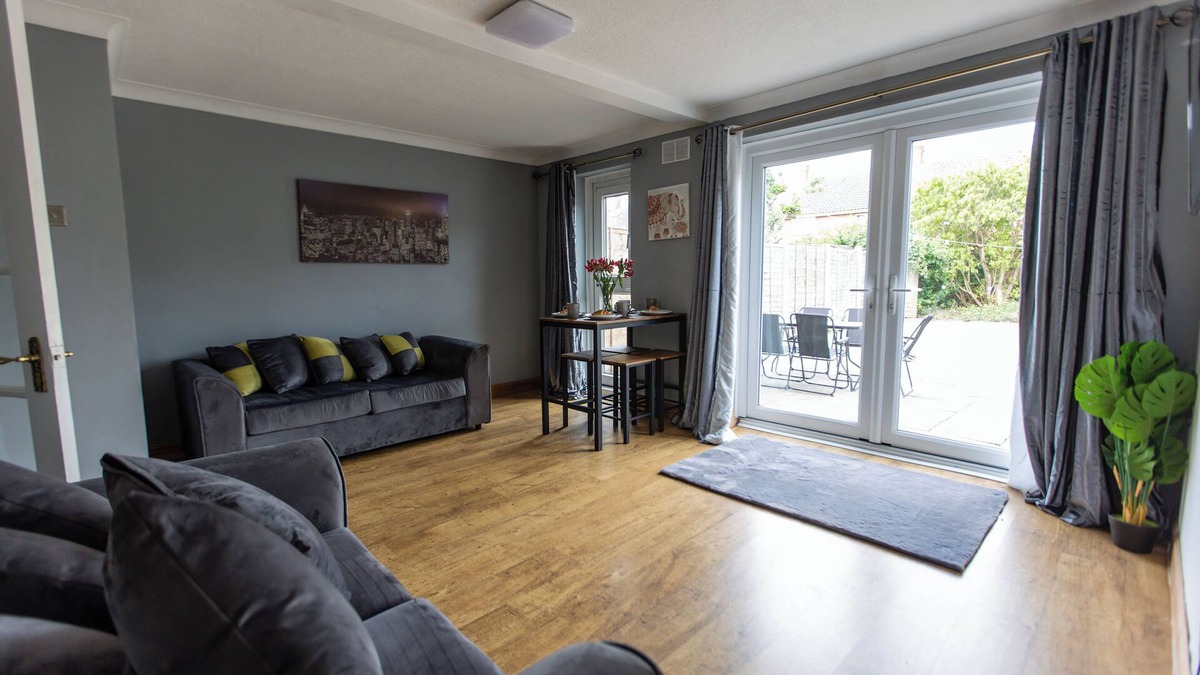 Shrewsbury House | Cul-de-sac Creations