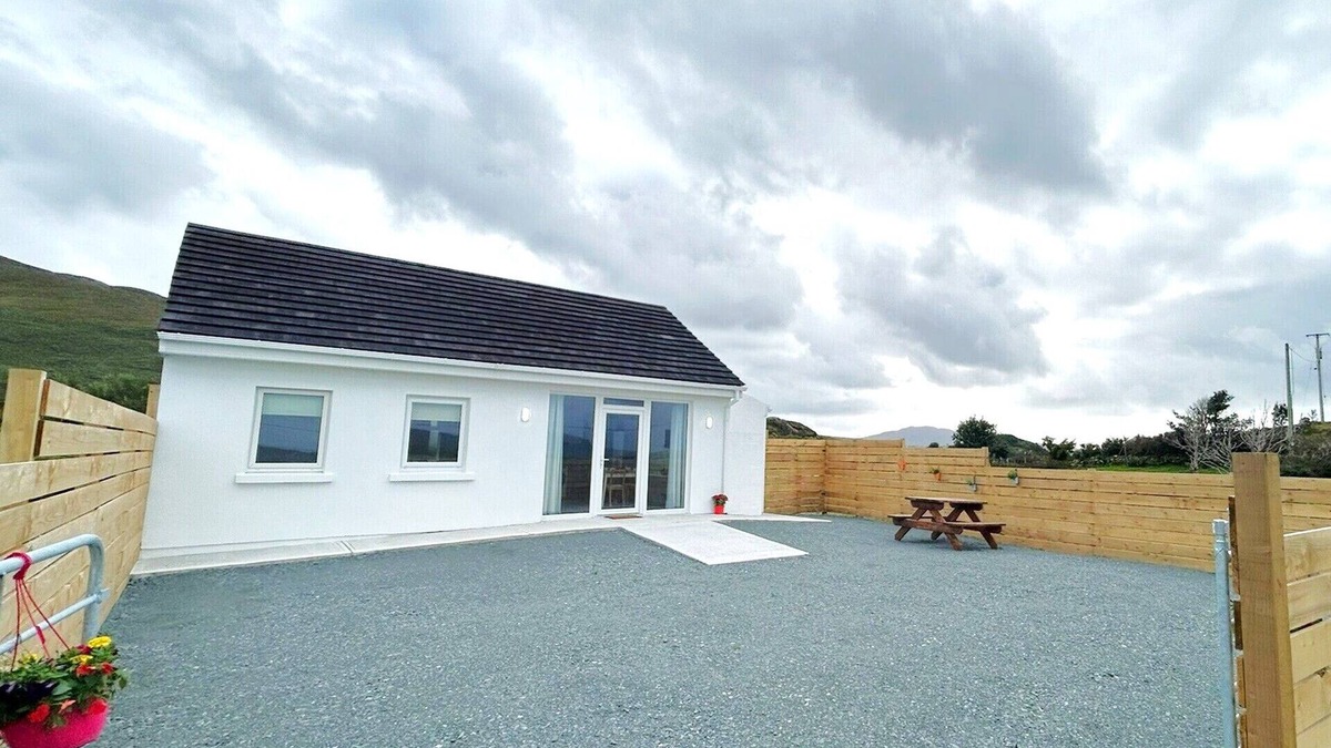 Glassillaun Cottage | Culfin Cottage Your Beachside Escape