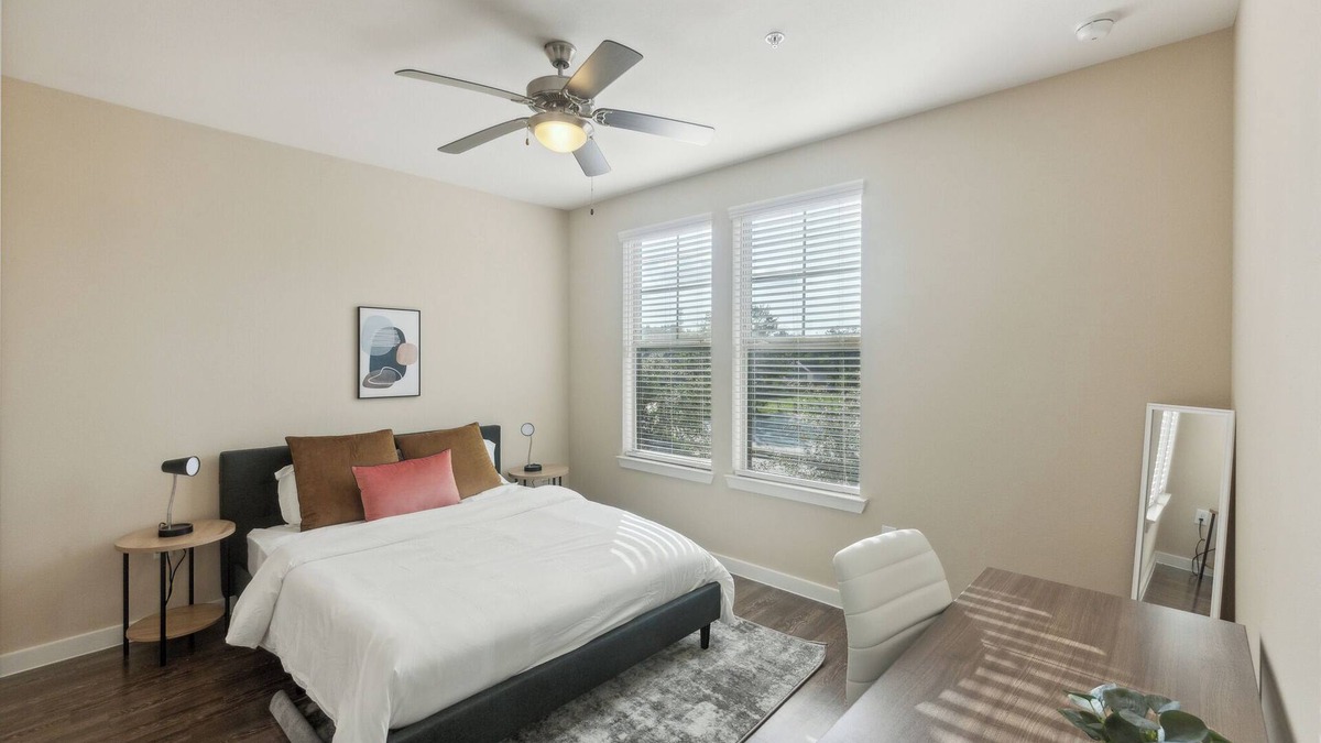 Southeast Houston Apartment | Cullen 8206 I New Construction Bd Apt I Gated