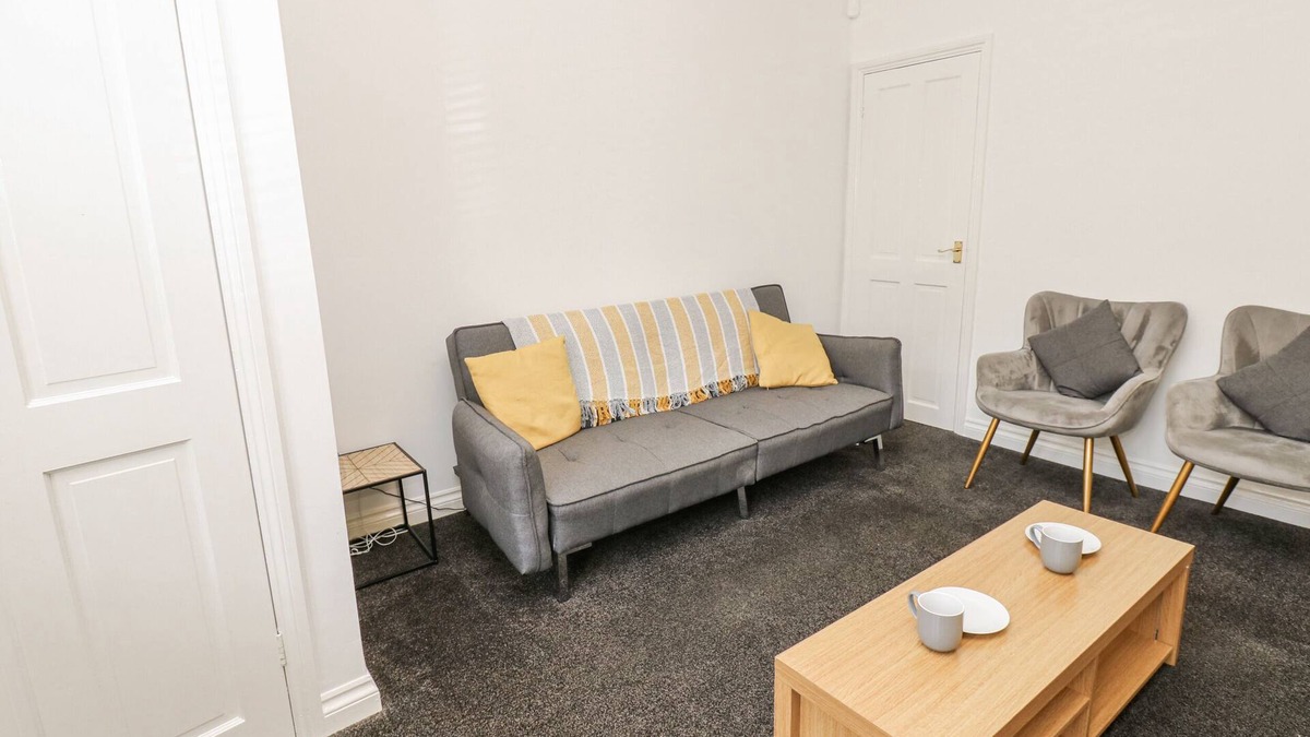 Stainburn Cottage | CUMBERLAND HOUSE, family friendly, with a garden in Workington