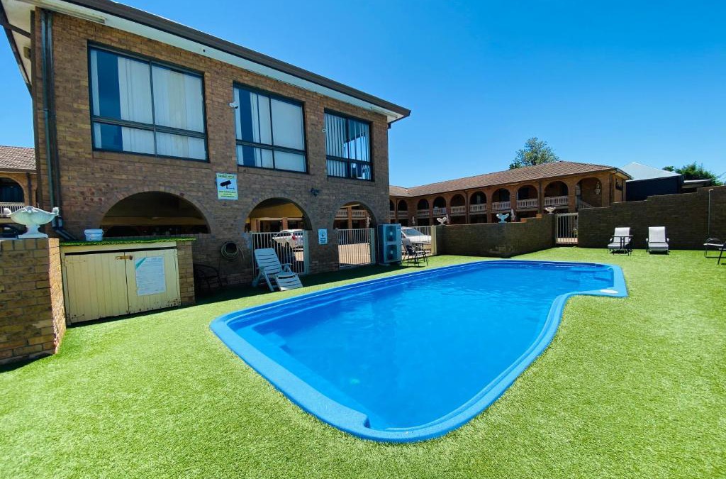 Cessnock Hotel | Cumberland Motor Inn