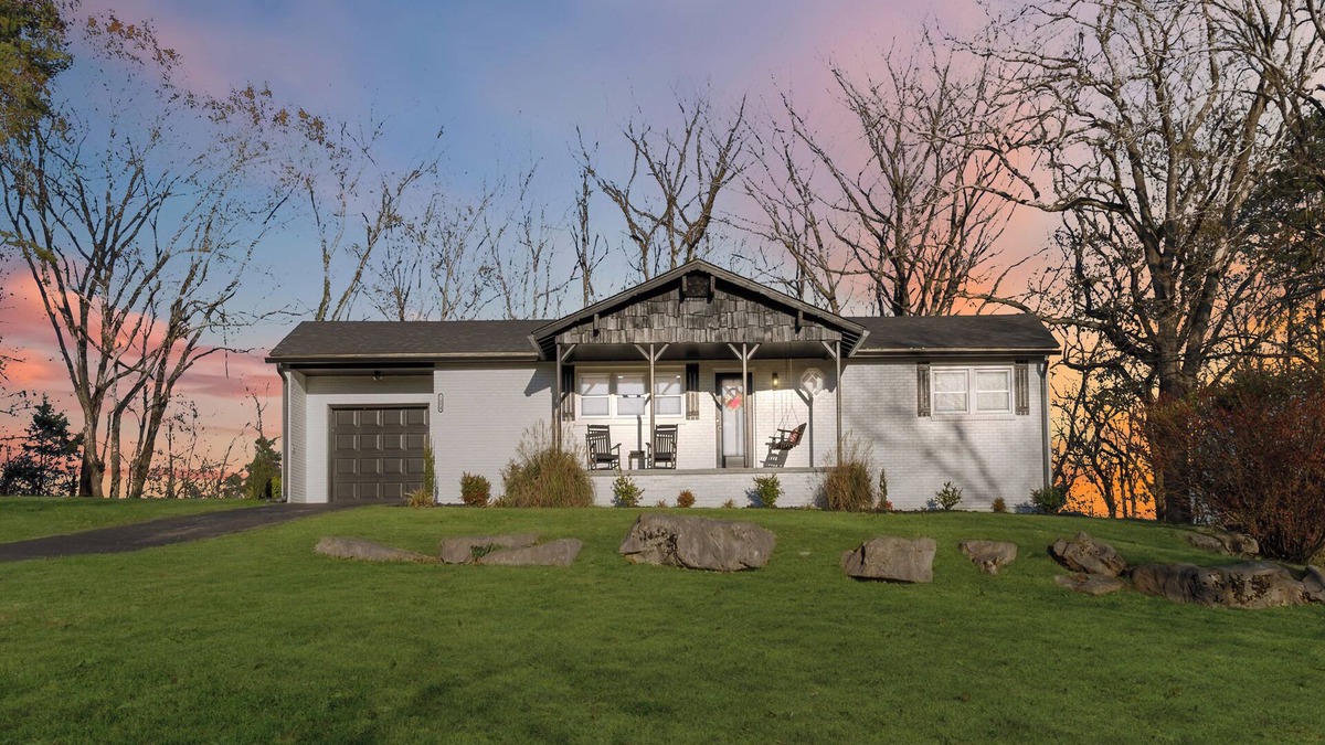 Bronston House | "Cumberland Shoreline Retreat" Waterfront Access, Fun, Hot Tub, Marinas