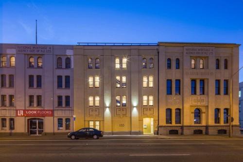 Dunedin City Centre Apartment | Cumberland Street deluxe apartment No2
