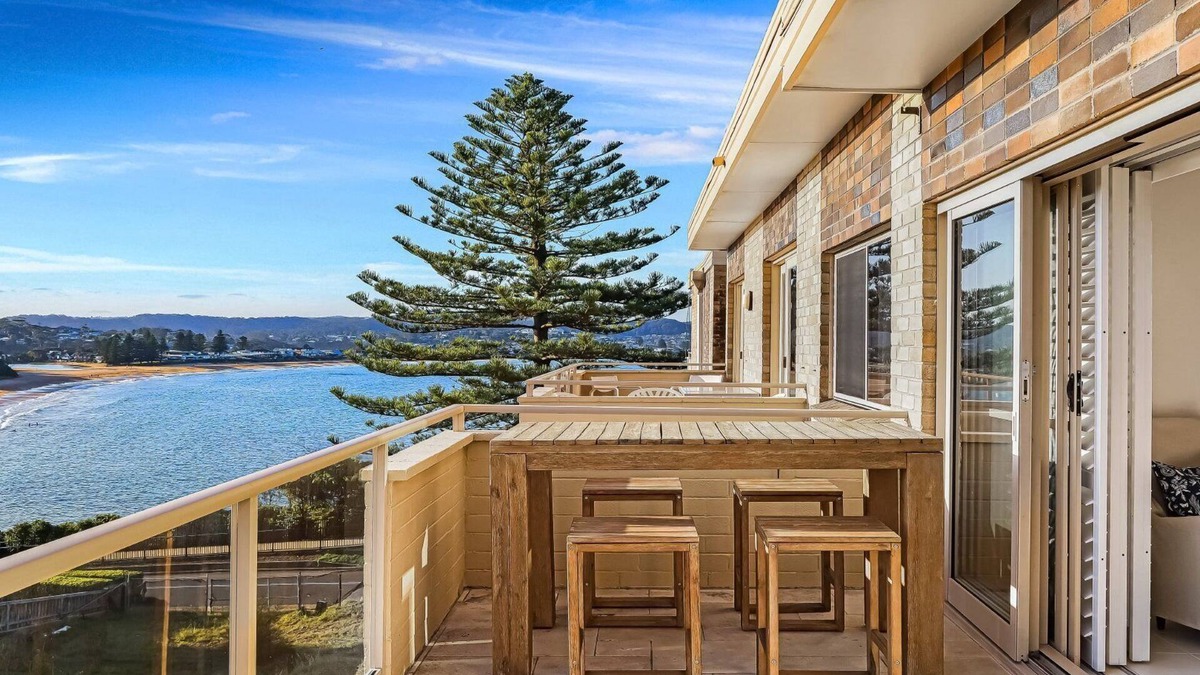 Terrigal Apartment | CUMBERNAULD #20 | Walk to beach, WIFI | Accom Holidays