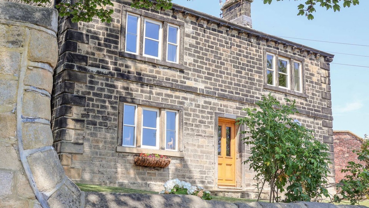 Shipley Cottage | CUNLIFFE HOUSE, pet friendly, luxury holiday cottage in Shipley