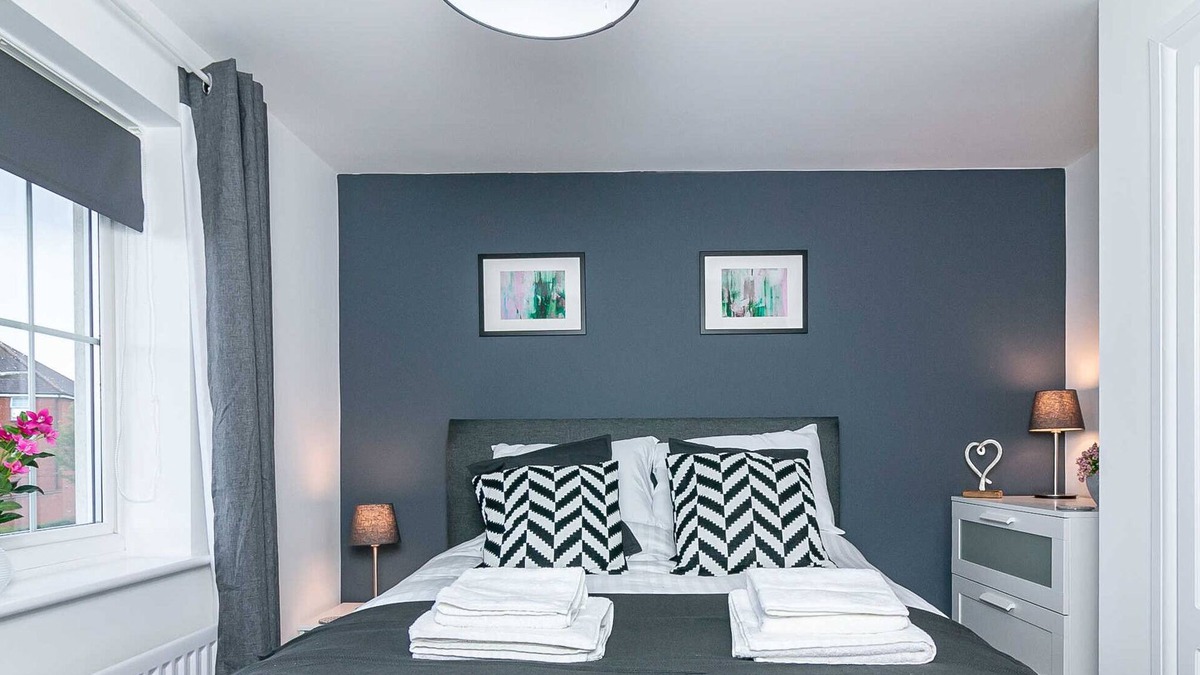 Hatfield Apartment | Cunningham Lodge - Modern Family Apartment