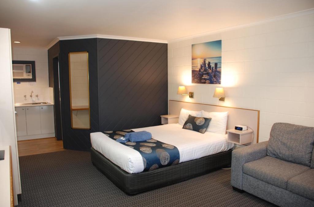 Lakes Entrance Hotel | Cunningham Shore Motel