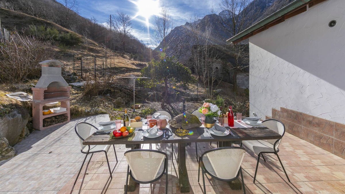 Brione Apartment | Cuore Verzasca, Brione Verzasca, Val Verzasca, Switzerland