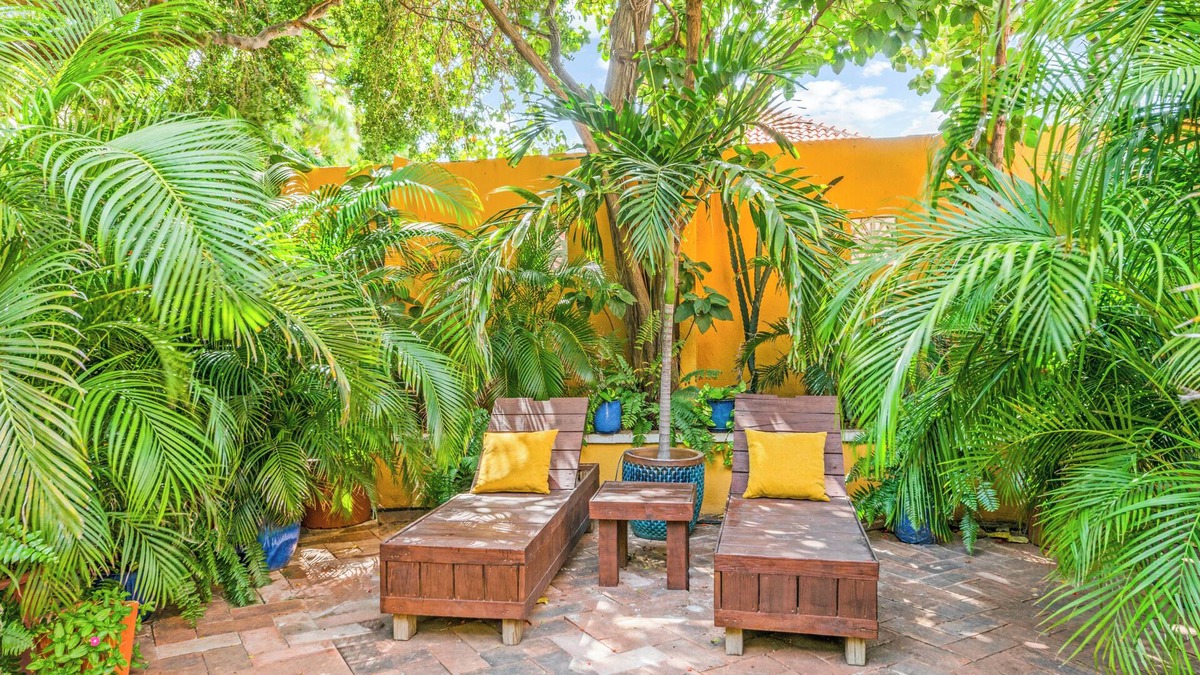 Otrobanda Hotel | Curacao Gardens