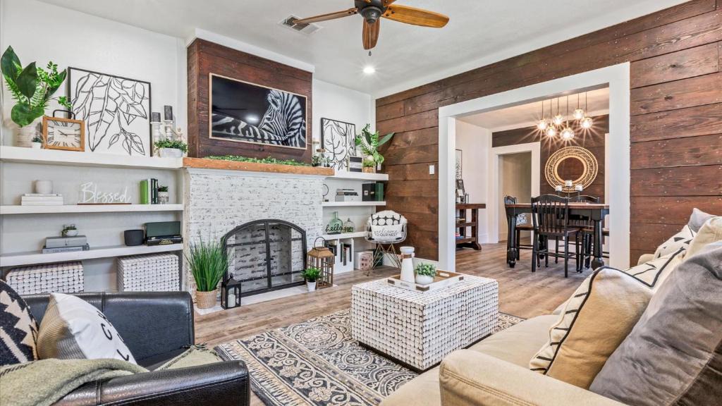 Waco Apartment | Curated Cottage. minutes from Silos, zoo, Baylor