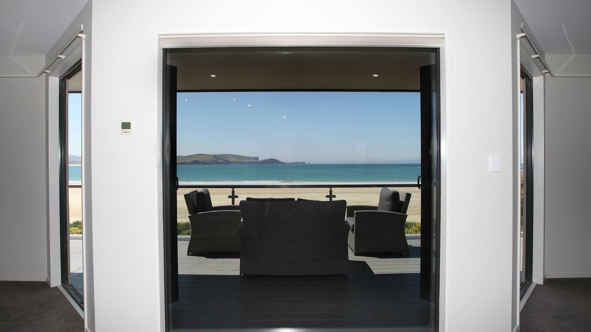 Curio Bay House | Curio Bay Salt House Motel