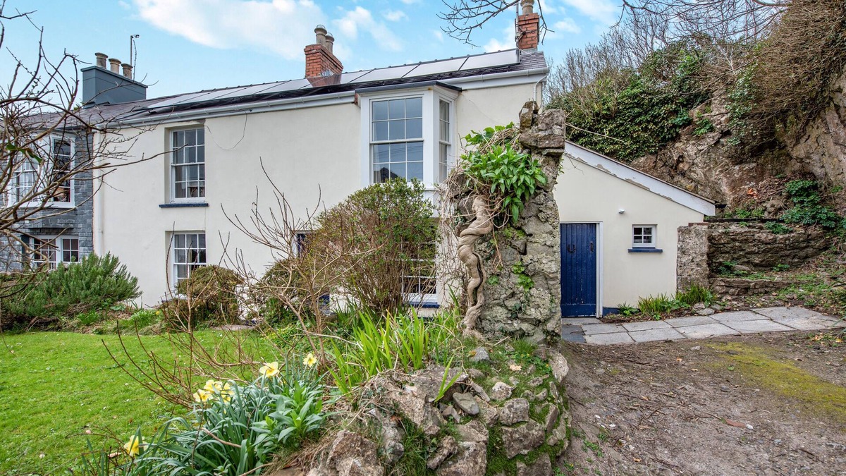 Manorbier House | Curlew Cottage - Four Bedroom House, Sleeps 7