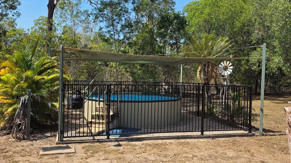 Dundee Beach House | Curlew Lodge -1 road back from beach. Limited WiFi is now available
