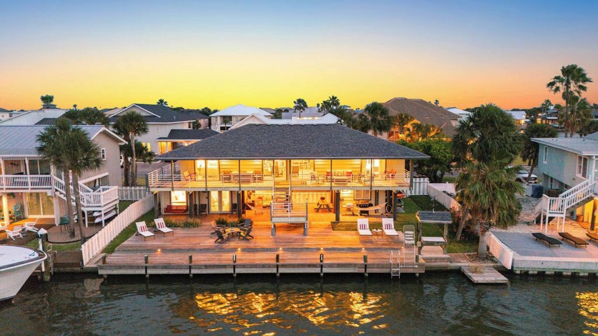 Key Allegro House | Curlew on the Bend: Key Allegro Canal Gem!