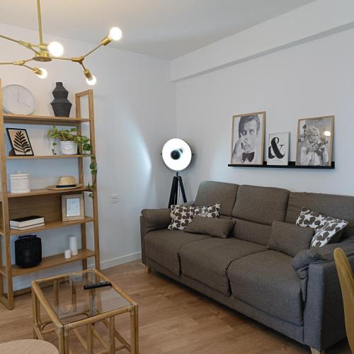 Dean Pequeno Apartment | Curota A