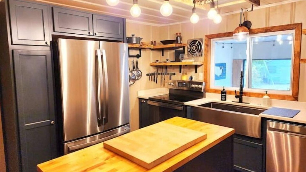 Doniphan House | Current River Cottage on Y3 Cabin Surrounded by Mark Twain National Forest