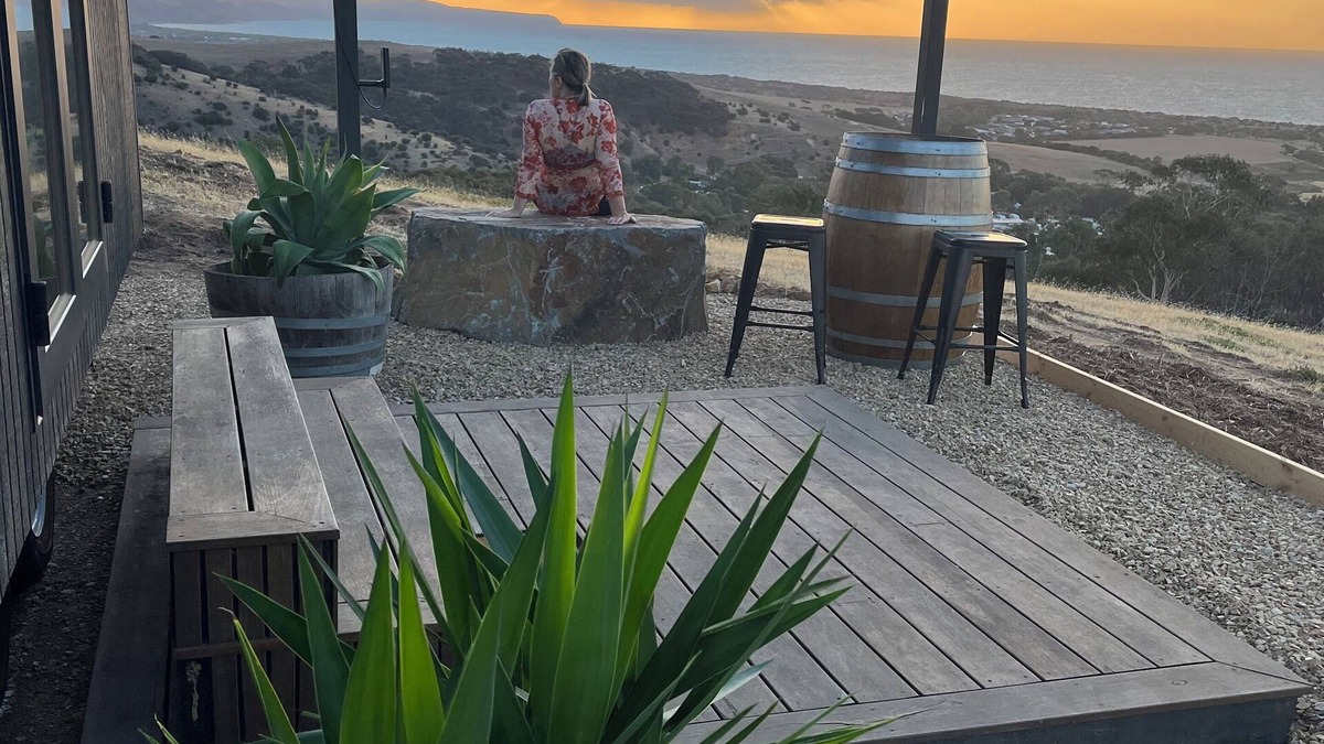 Carrickalinga Cabin | CURROLGA Tiny coastal house - "view to die for"