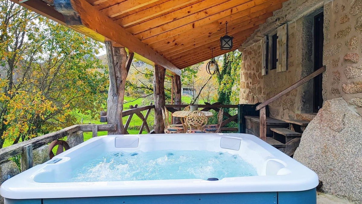 Melgaco Cottage | Curveirinha | Country House| Jacuzzi | National Park Gerês