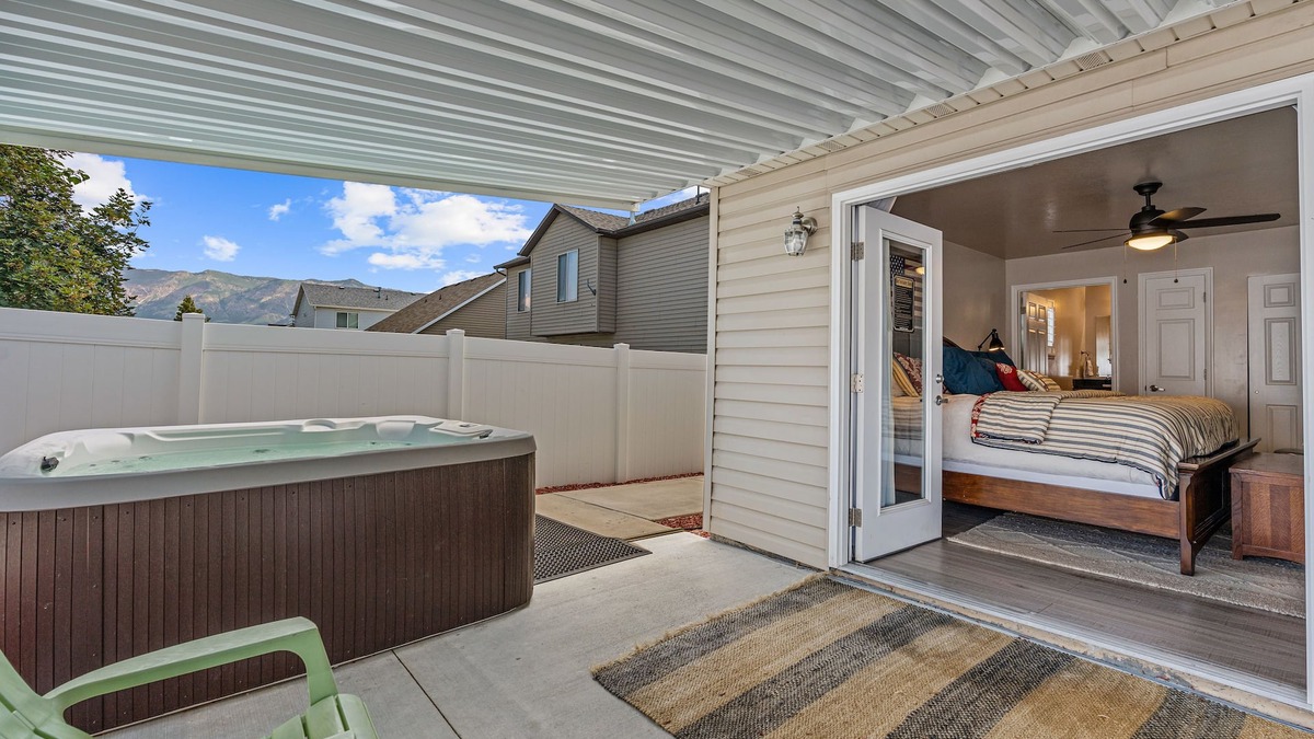 Ogden House | Cushy 5-Star Home: BBQ, 7-Bed, Bball Hoop, Netflix