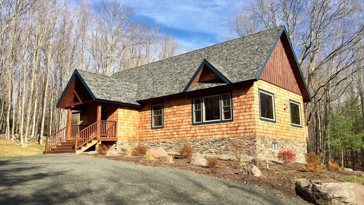 Jewett House | Custom Built Luxury Cabin on 2.5 Acres, 10 Mins to Windham & Hunter Mountains!