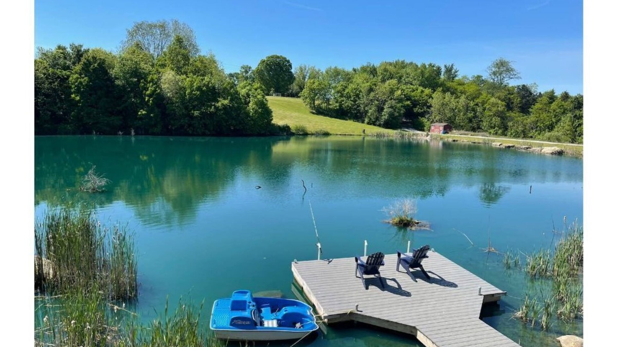Somerset Cabin | Custom cabin on 23 acres, private fishing, paddle boat, kayaks Lake Cumberland