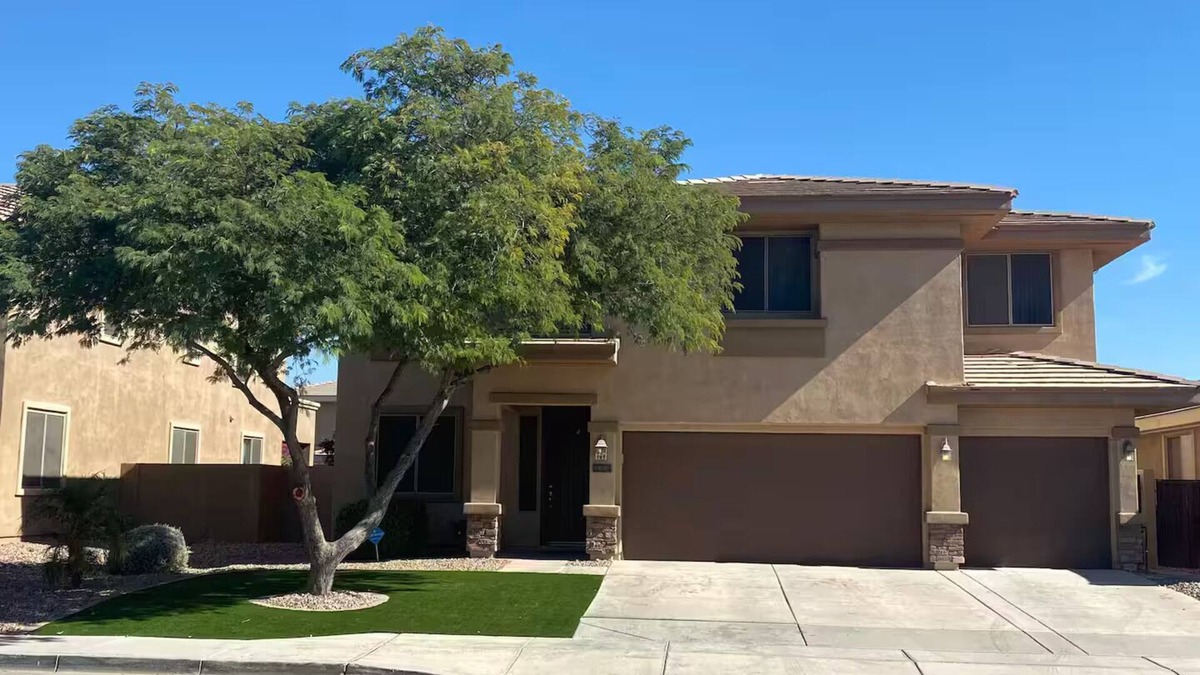 Roosevelt Park House | Custom home with 5 Beds & 5.5 Baths! A heated pool & spa make the backyard feel like a resort