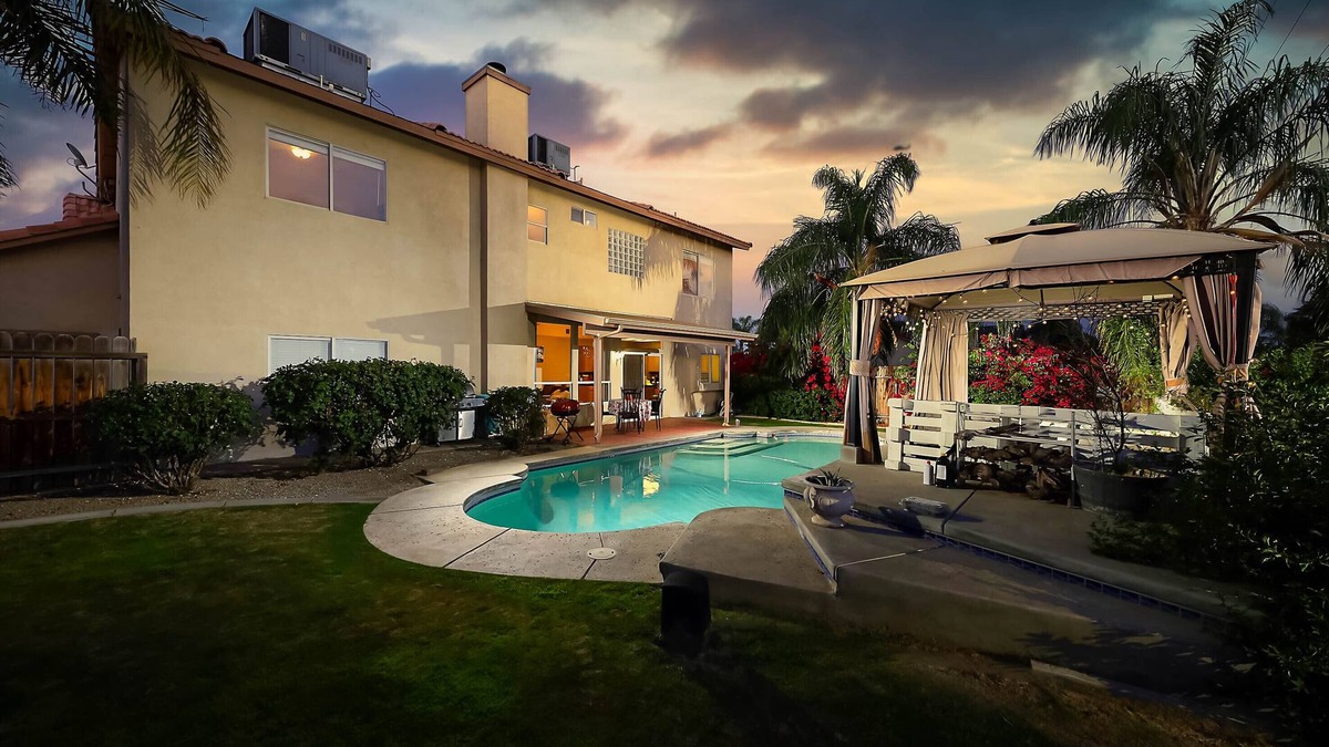 Bakersfield House | Custom luxury home getaway.