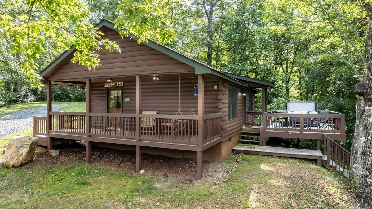 Robbinsville Cabin | Customer Appreciation Year! See Discount information in Ad
