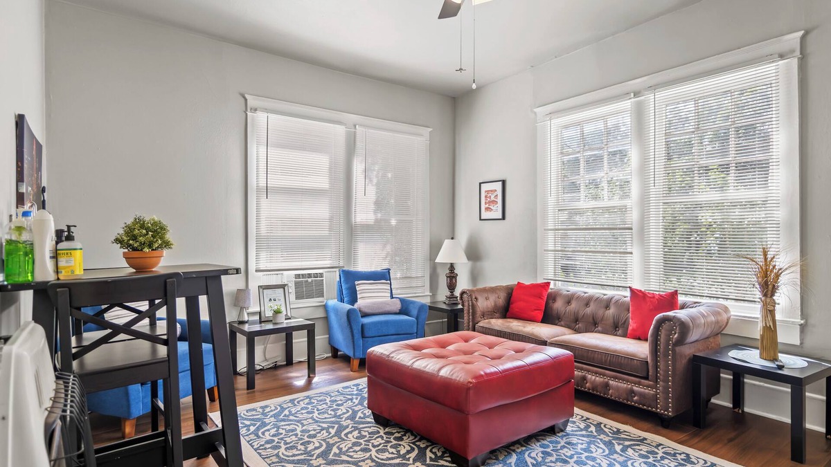 Old East Dallas Apartment | Cute 2 Bed/1 Bath Retreat Near Baylor Hospital