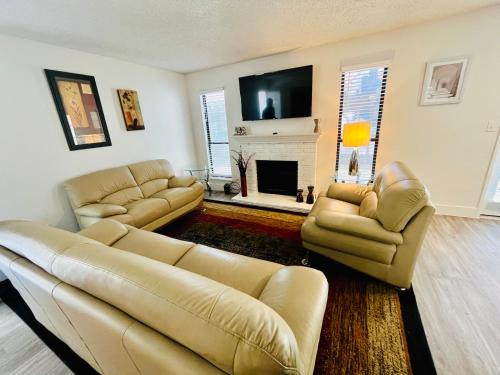 Paradise Apartment | Cute 2 Bedroom 2 Bath 2 mile Strip5