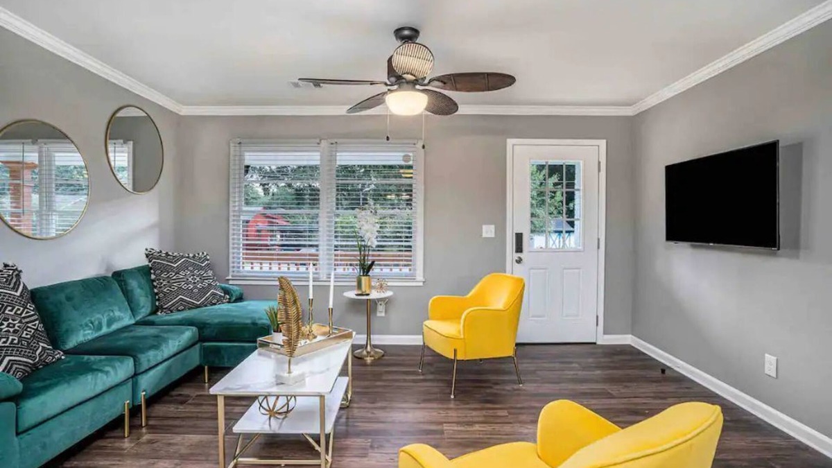 Forest Park House | Cute 3 bedroom near ATL Airport w/King Bed & Den