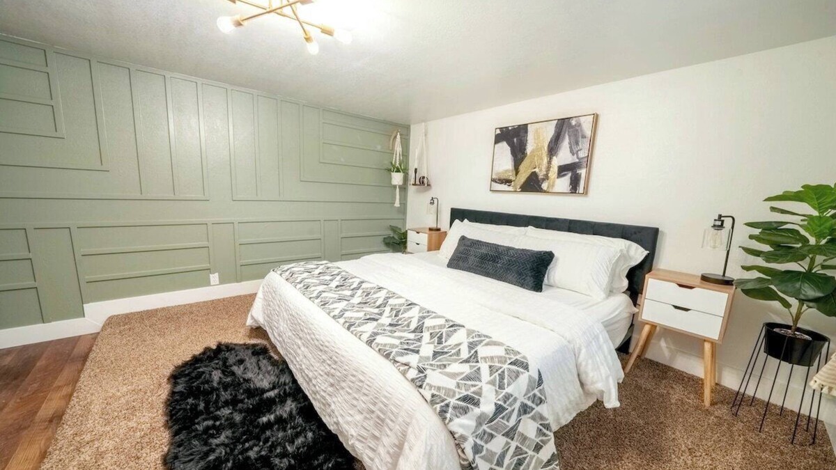 Mount Pleasant Apartment | Cute and Cozy Basement Apartment
