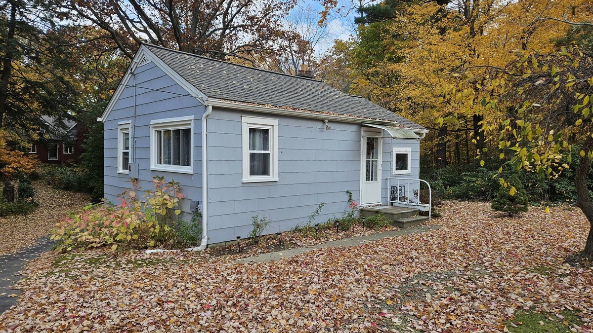 Fairview Cottage | CUTE and COZY COTTAGE I