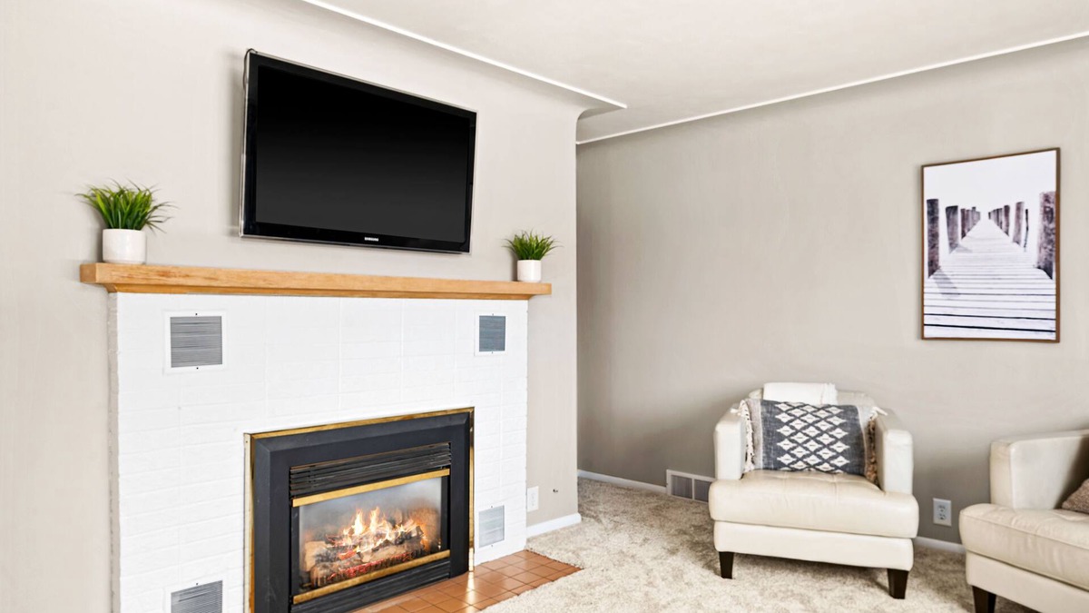 Adolph House | Cute and Cozy Hermantown Home!